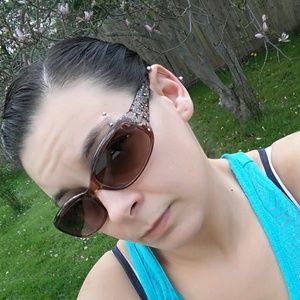 Meet your Posher, Erica